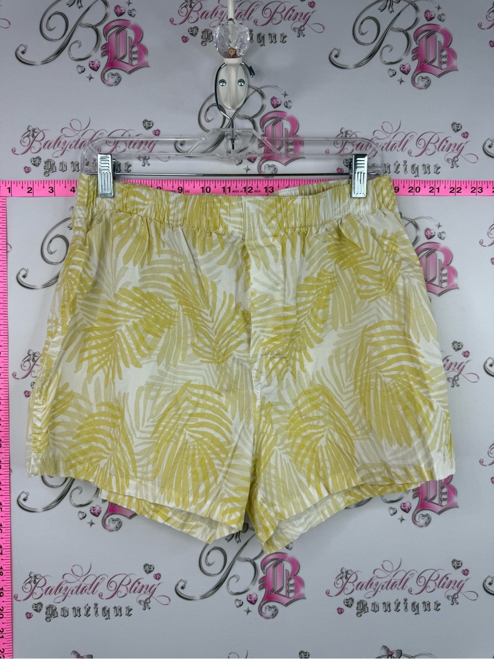 Banana Republic shorts leafs white Yellow Leaf Print Women's Shorts